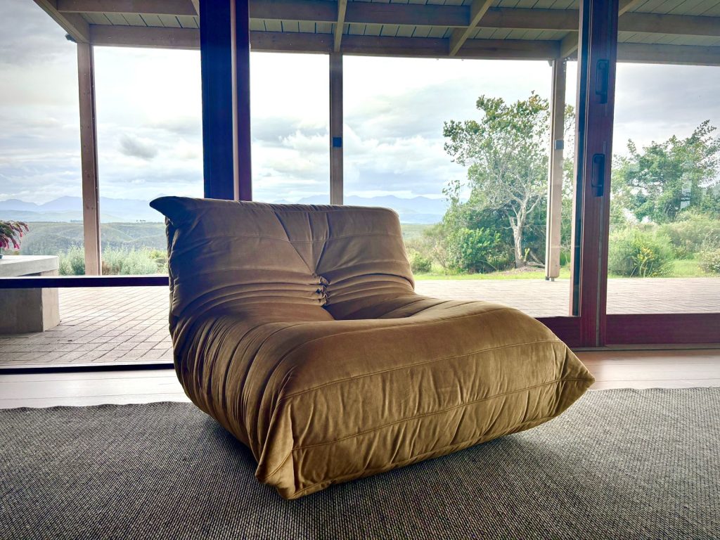 Jung Sofa