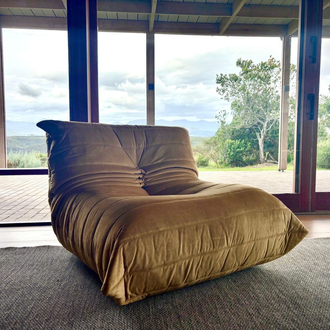 Jung Sofa