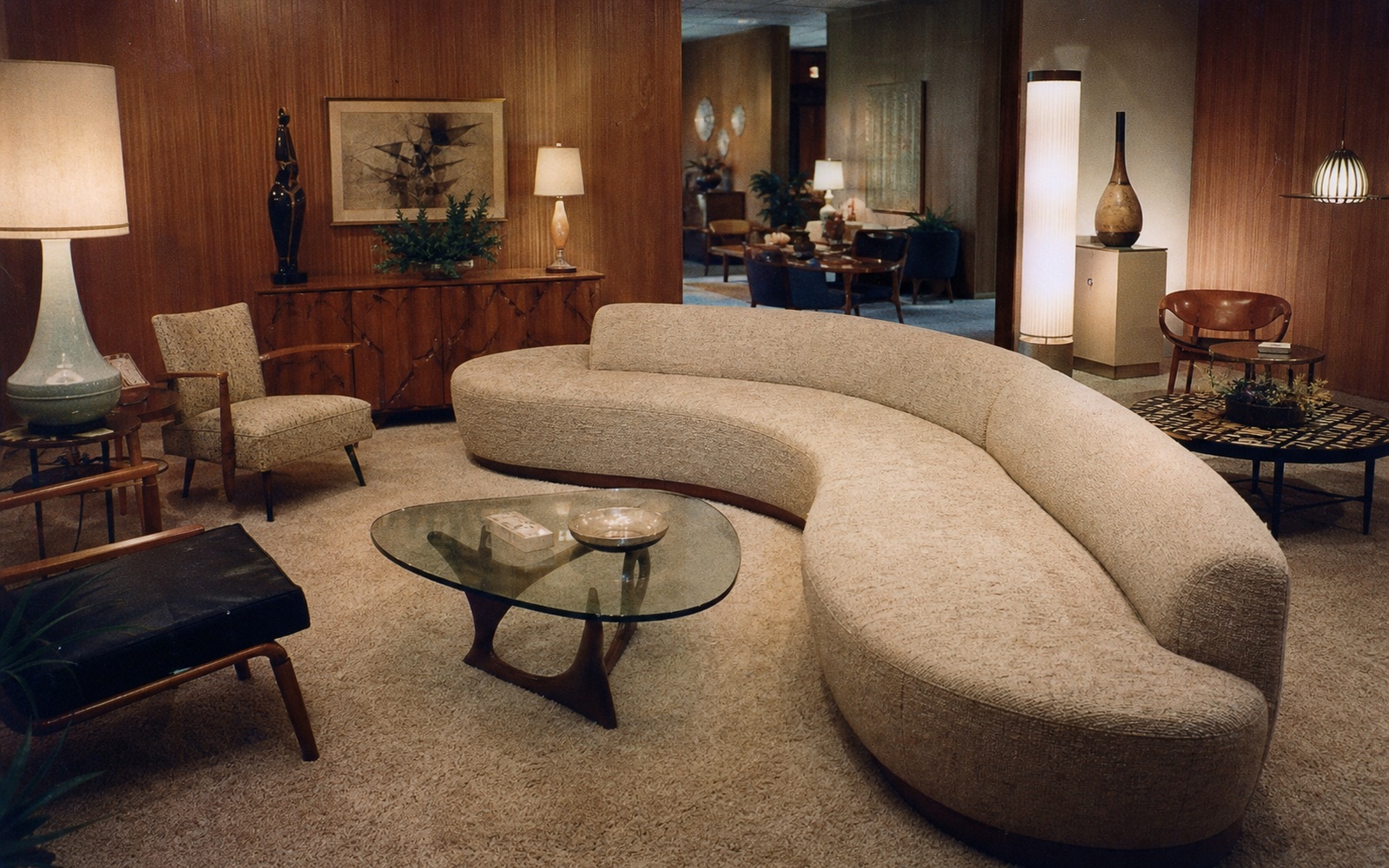 Serpentine Sofa - Period context